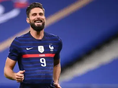 Bộ sưu tập ảnh chế Olivier Giroud hài hước nhất năm 2024