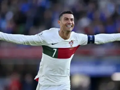 Bộ sưu tập ảnh chế Cristiano Ronaldo cực dễ thương và hài hước