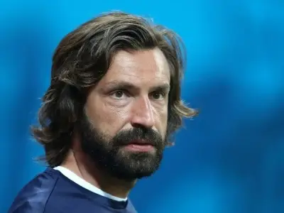 Khám phá những khoảnh khắc hài hước qua bộ ảnh chế Andrea Pirlo