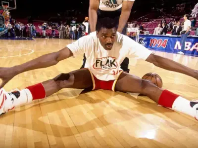 Tiểu sử Hakeem Olajuwon - Hành trình từ nigeria đến NBA